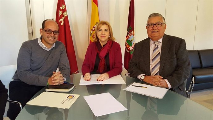 La consejera con director Hospitalidad y Fundación Jesús Abandonado