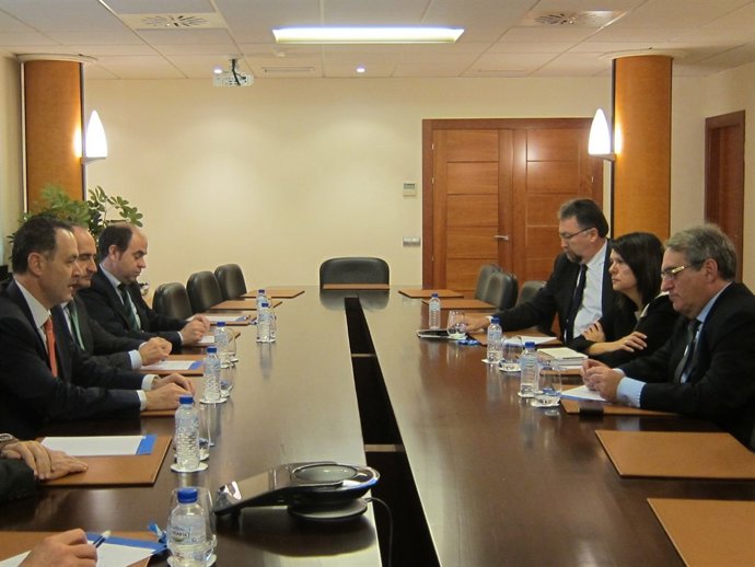 Reunión PP-Foro con FADE y cámaras de comercio