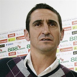 el entrenador del sevilla manolo jimenez