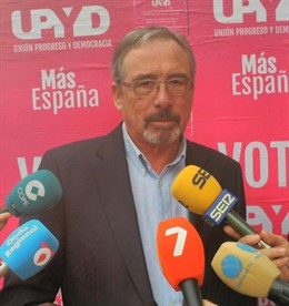 Sotomayor atiende a los medios