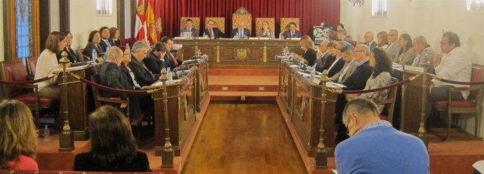 Pleno extraordinario de Presupuestos en la Diputación de Valladolid