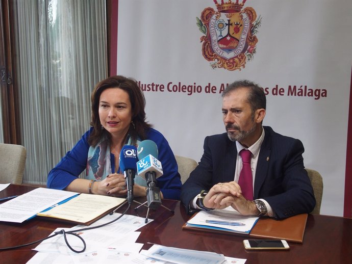 María del Mar Martín Rojo y Javier Lara en rueda de prensa