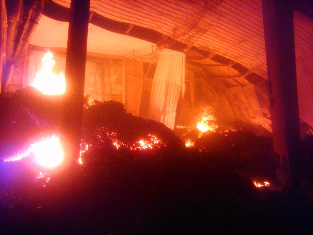 Incendio en la empresa Iberemal de San Adrián