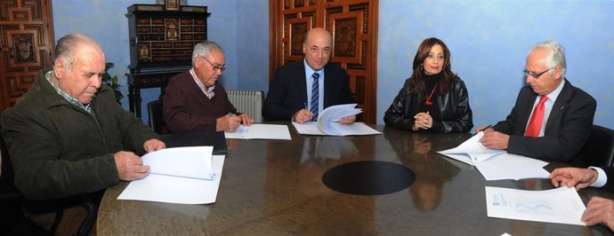 La Diputación de Córdoba y Aceade firman un convenio