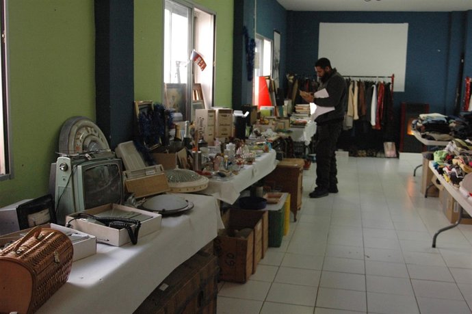 Mercadillo solidario de la Asociación de Vecinos de San Julián.