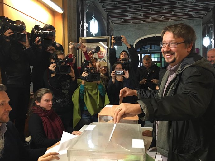 Xavier Domènech (EnComúPodem) vota el 20D