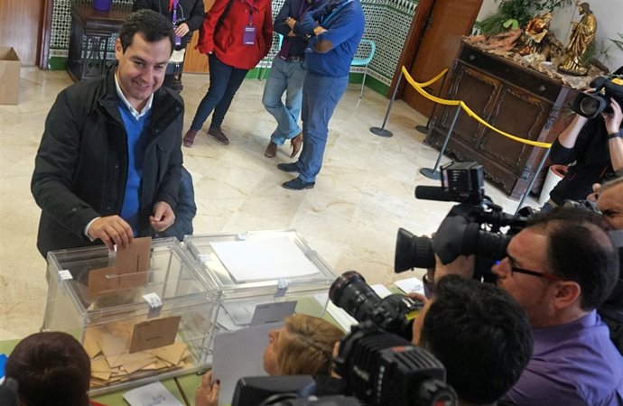 El presidente del PP-A ejerce su derecho al voto 20D en Málaga