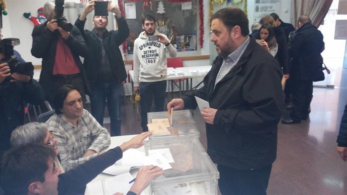 Oriol Junqueras (ERC) vota el 20D
