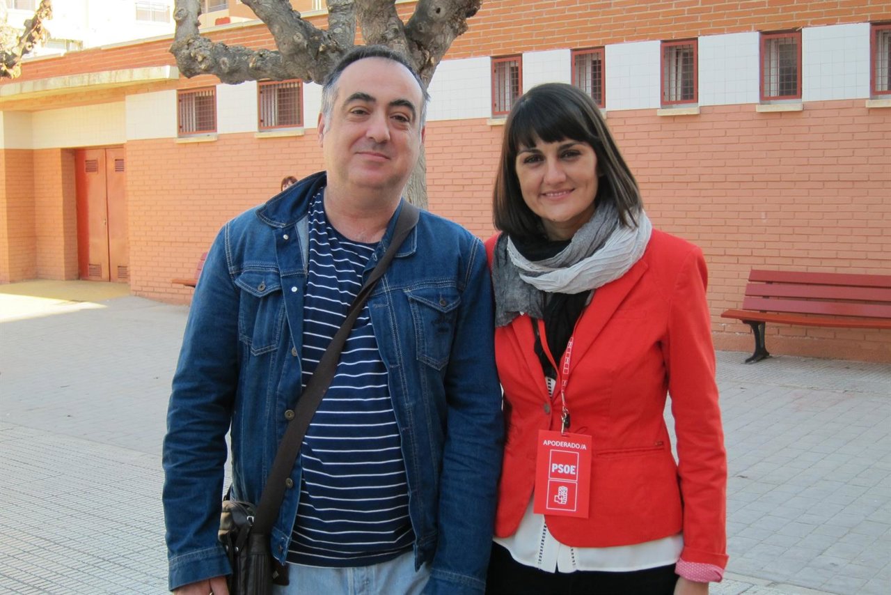 María González Veracruz con un militante