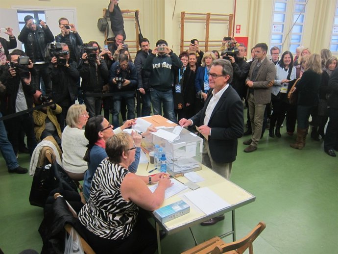 Artur Mas vota el 20D