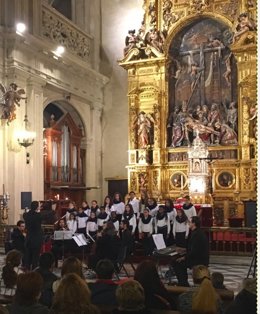 Actuación coro Meridiano