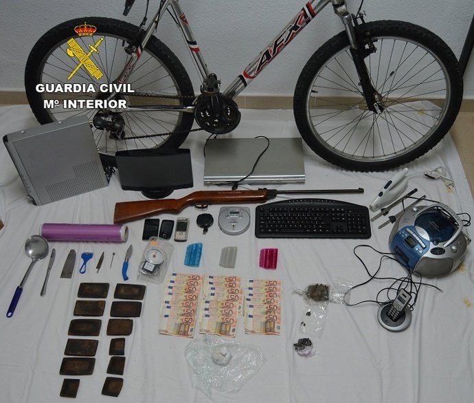 Elementos intervenidos por la Guardia Civil