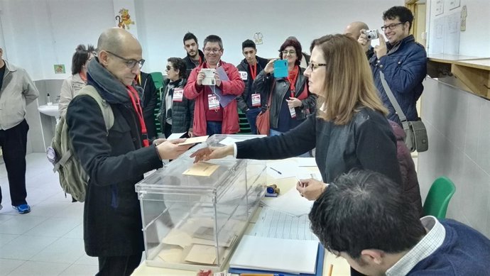 SÁNCHEZ VOTANDO