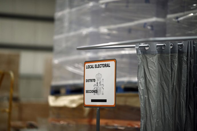 Elecciones municipales y autonómicas, comicios, votar, voto, papeletas, urnas