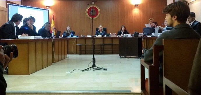 Joven de 21 años que presuntamente estafó 38 millones de euros