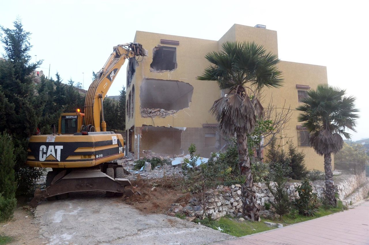 Demolición en Ceuta por motivos urbanísticos        