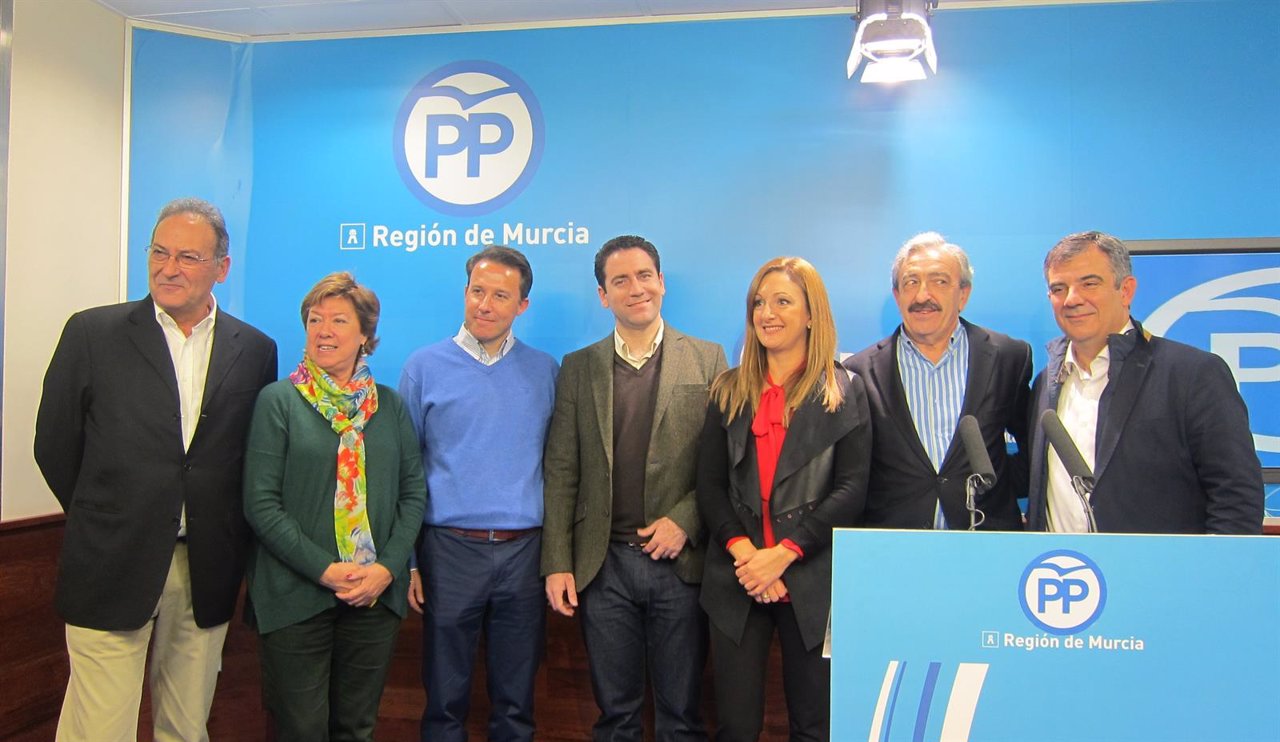 Senadores y diputados Pérez, Barreiro, Gil, García, Carreño, Ayala y Vázquez