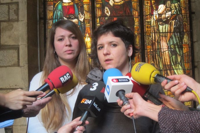 La teniente de alcalde de Barcelona Janet Sanz y la concejal Gala Pin