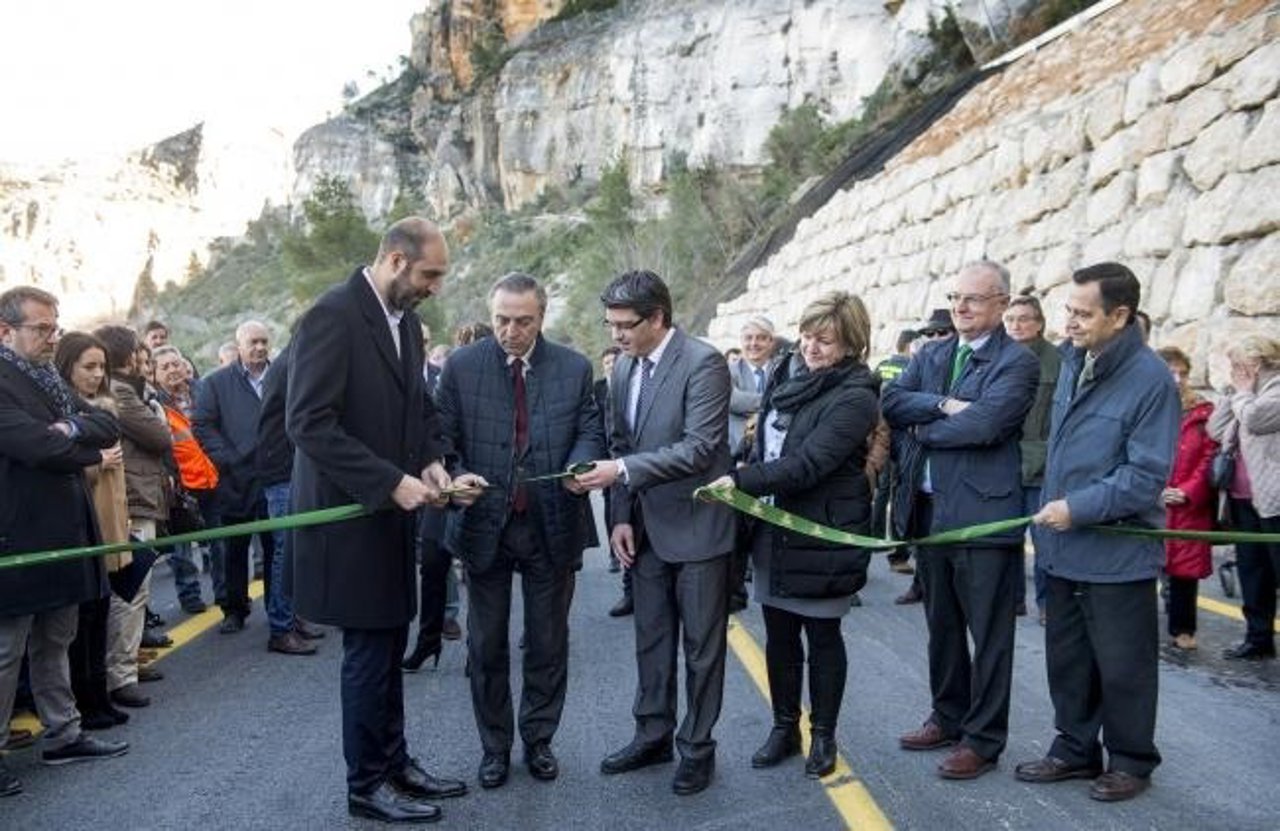 Jorge Rodríguez inaugura la reapertura de la carretera de Cortes de Pallás