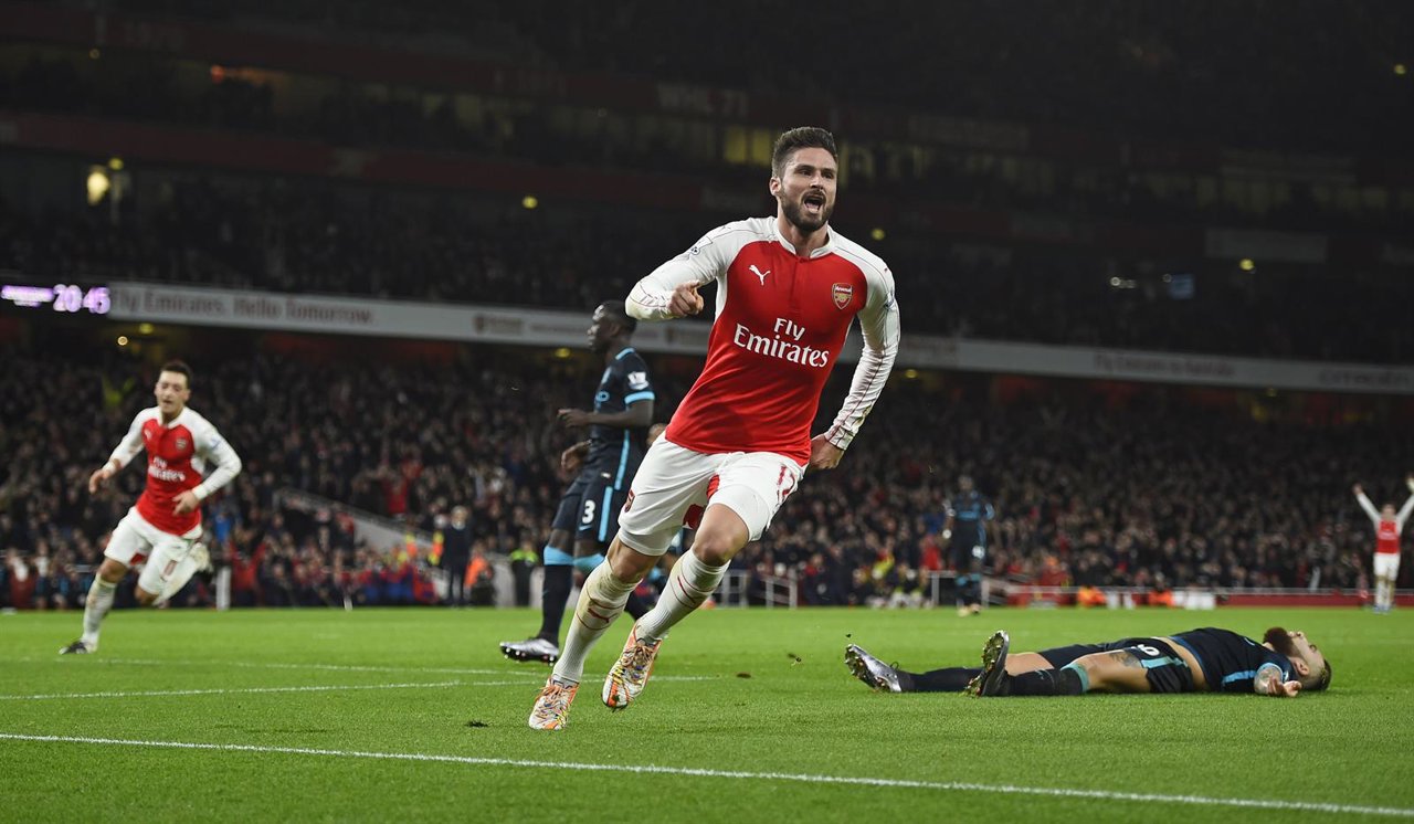 Giroud celebra el 2-0 ante el Manchester City