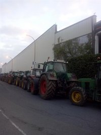 Acuerdo de ganaderos con Carrefour para una subida inmediata de 2 céntimos