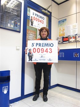 La lotera Isabel Lalmolda ha vendido una serie del 00943