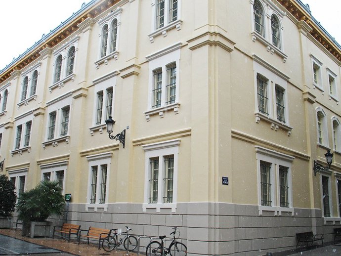 Fachada de la Biblioteca de La Rioja