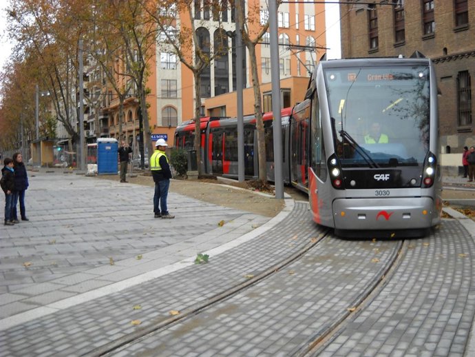 Tranvia en Gran Via de Zaragoza