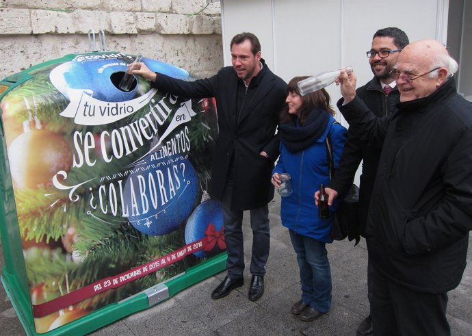 El alcalde de Valladolid y representantes de Ecovidrio y el Banco de Alimentos