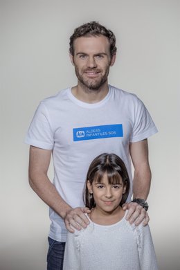 Juan Mata, nuevo Embajador de Aldeas Infantiles SOS, campaña 'Cuida de Mí'