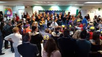 Teatro, danza, coros, y regalos centran la Navidad en los hospitales