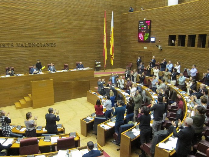 PSPV, Compromís y Podemos aprueban el primer presupuesto del nuevo Consell