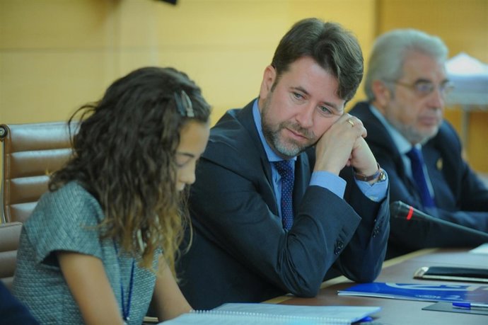 Paula Ruiz junto a Carlos Alonso