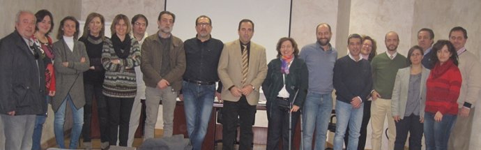 De la Torre (c) junto a responsables de entidades de Andalucía Orienta.