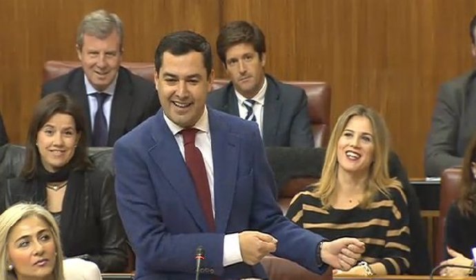 El presidente del PP-A, Juanma Moreno, en el Pleno del Parlamento de Andalucía