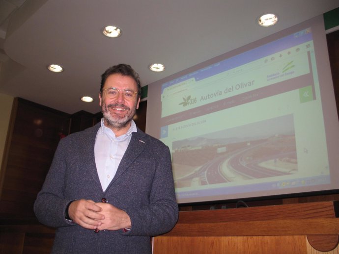 Rafael Valdivielso, en la presentación de la web sobre la Autovía del Olivar.