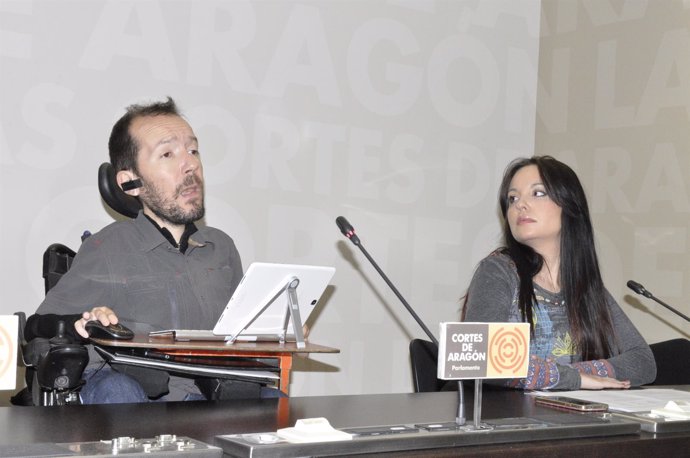 Pablo Echenique y Maru Díaz, diputados de Podemos Aragón. 
