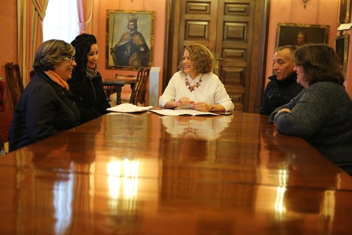 Adela Castaño con la asociación Chalavipén Mashkarnó