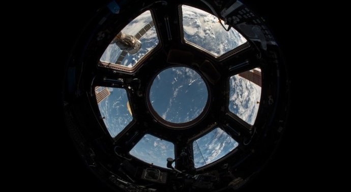 Entre las actividades científicas ofrecerá un simulador de vuelo y otro de 5D