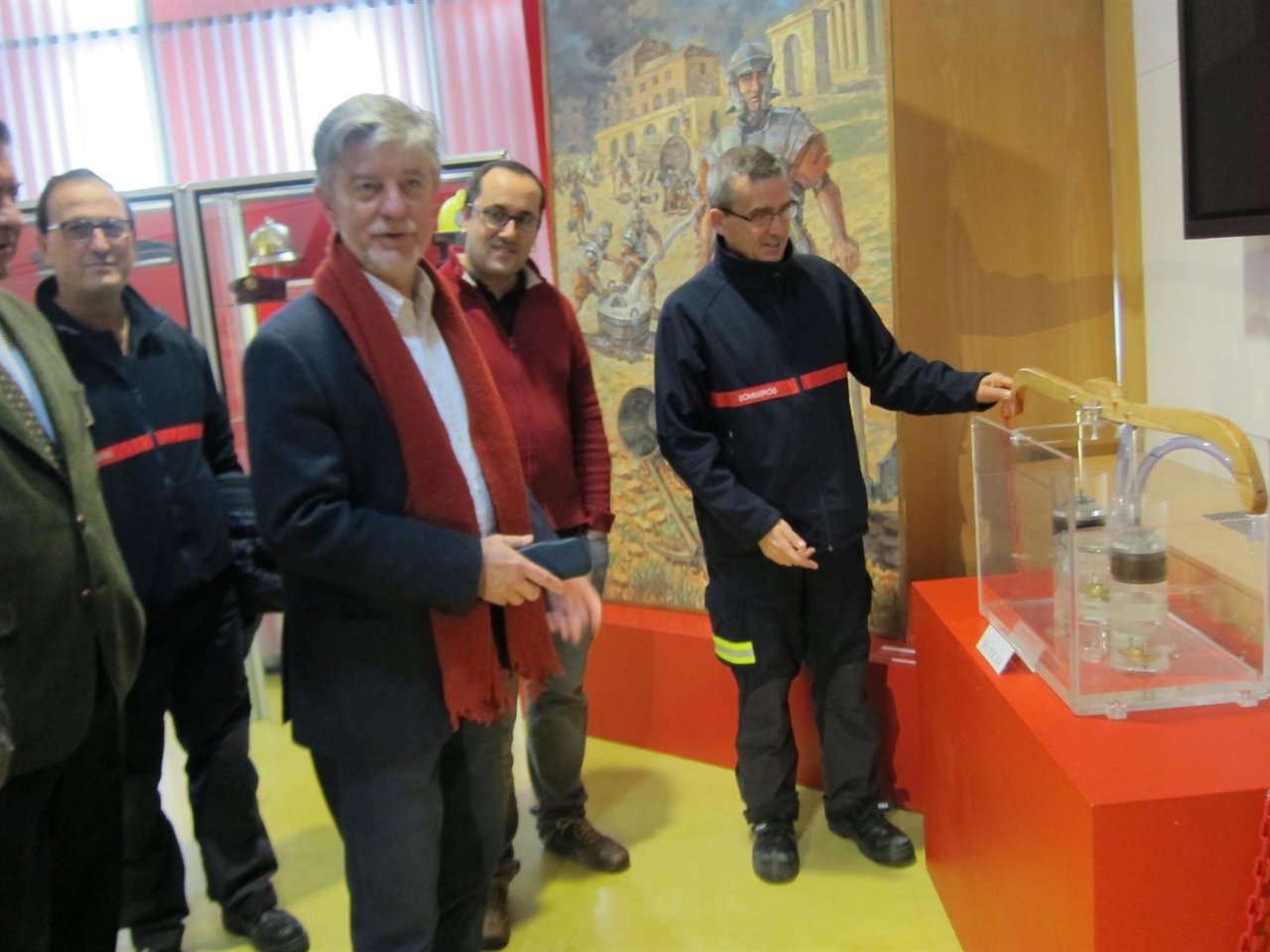 El alcalde en el Museo del Fuego