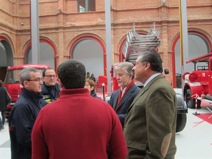 El alcalde en el Museo del Fuego