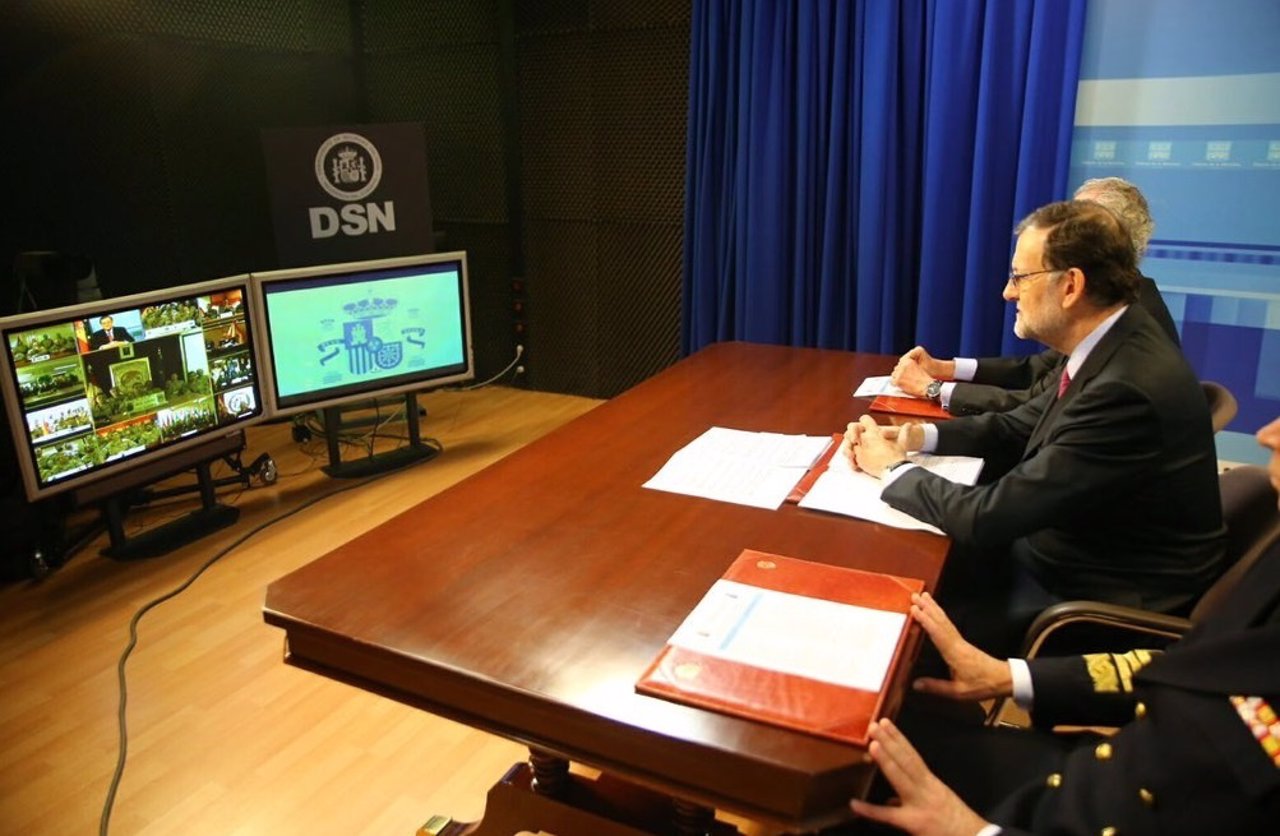 Mariano Rajoy videoconferencia con las tropas españolas en el exterior
