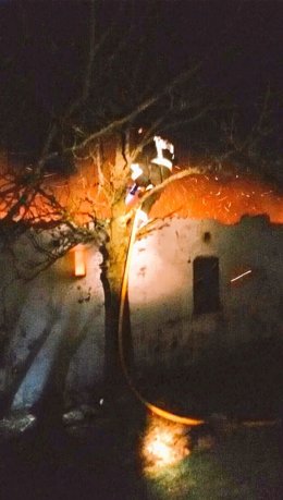 Incendio en un pajar  en Campoo de Enmedio 