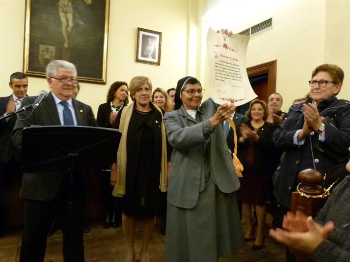 Proclaman hija adoptiva a Sor Maria de Gracia Thomas