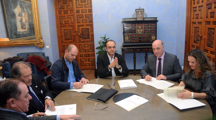 Firma de convenios del IPBS de Córdoba con colectivos y ayuntamientos