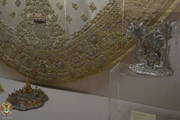 Exposición de belenes de plata en el Santuario de El Rocío