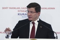 Davutoglu descarta negociar la nueva constitución con los kurdos