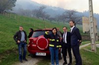 Aconsejan a vecinos de Viérnoles y Riocorvo no salir de casa por el humo de varios focos