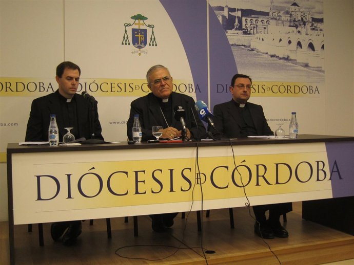 El obispo presenta el Tribunal diocesano