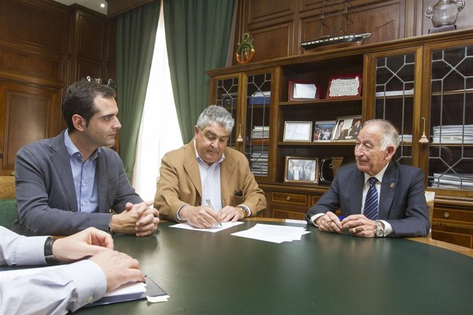 Diputación, Ayuntamiento y Colegio de Abogados renuevan su convenio.